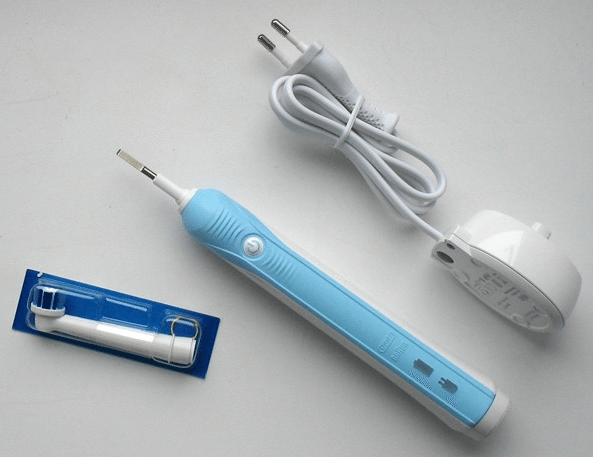 Grown-ups’ toothbrushes 