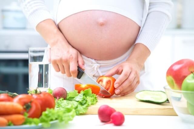 Nutrition of pregnant women by trimesters