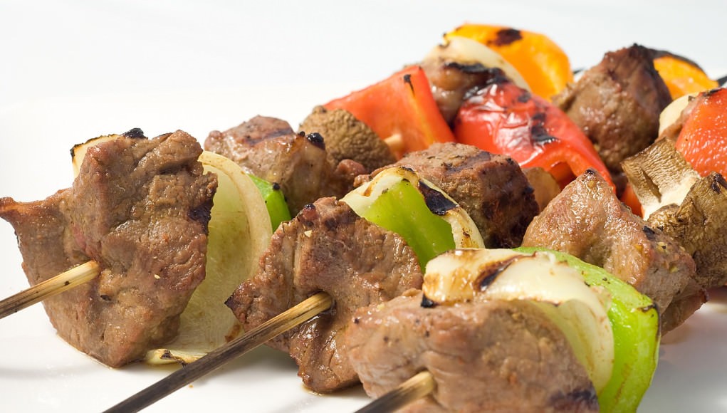 Beef shish kebab: secrets of pickling of meat - Womens Beauty & Fashion ...